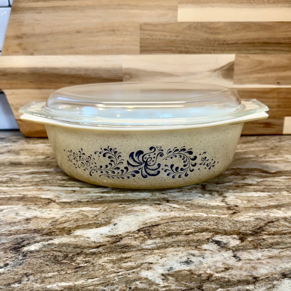 PYREX Homestead Lidded #045 2.5 QT. Casserole/Baking Dish Lid#945-C Vintage